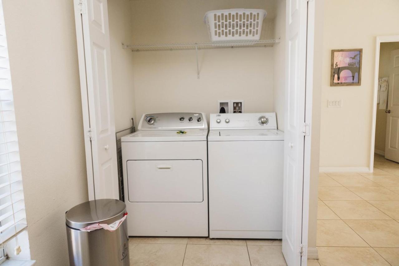 Townhouse Near Disney Sleeps 10 Guests & Dog-Friendly! Киссимми, США —  бронируйте Дома отдыха, цены в 2024 году